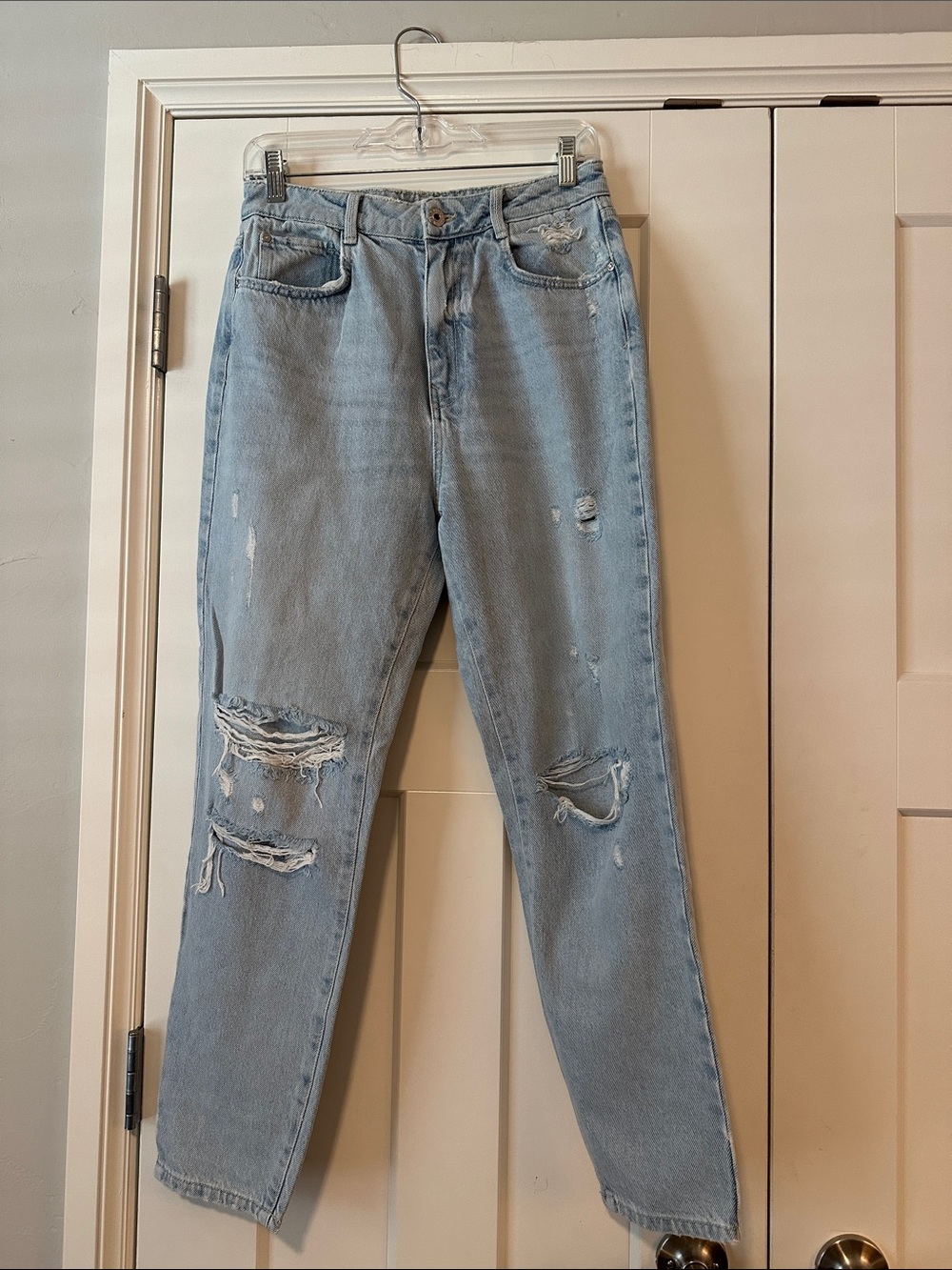 ZARA Light Blue Distressed Women’s Jeans